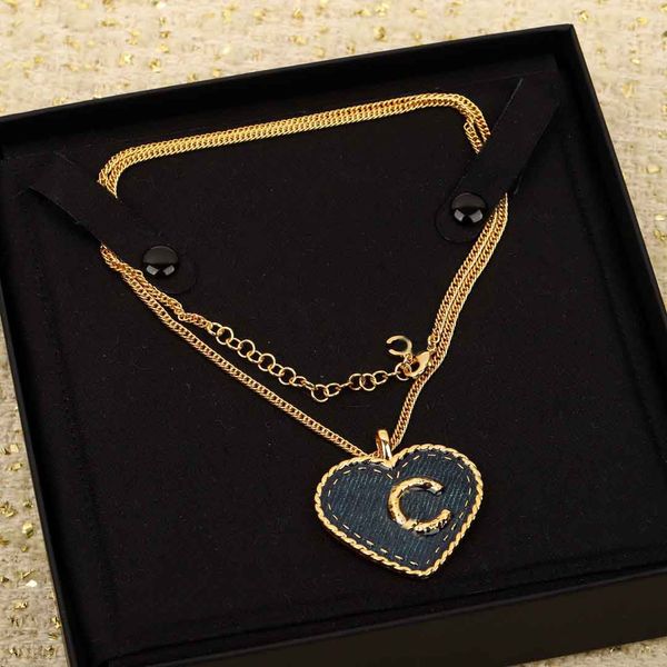 Collier pendentif à breloque de qualité de luxe de bijoux de créateur avec style d'émail bleu en forme de coeur de grande taille avec boîte de timbre PS3318B