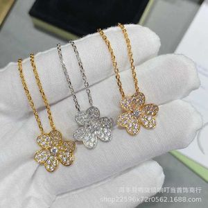 Designer Jewelry Luxury Vanca Accessories v Gold High Version Clover ketting Dames Volledige diamant bloemblaadjes Bloemhanger Lucky Grass Clover Collar Chain
