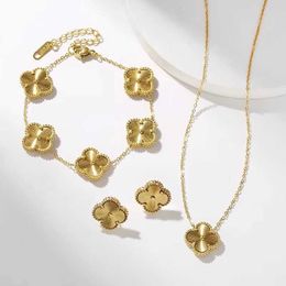 Bijoux de créateur luxe Vanca Love Luxury Design Gold Clover Pendant Collier Bracelet en acier en acier en titane pour femmes Gift