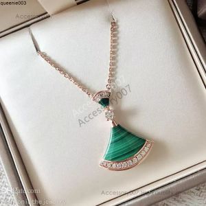 Ontwerper Sieraden Ketting Sieraden Diva's Droom Kettingen Ontwerpers Waaiervorm Ketting Diamanten Wit Roze Groen Chalcedoon Kleine Rok Vrouwelijk Elegant