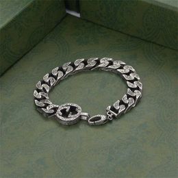 El anillo del collar de la joyería del diseñador se utiliza para todos los partidos. alta calidad