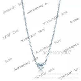 Collier de bijoux de créateur Argent 925 Argent V Or Mode Élégant Super Immortel Diamant Trifolium Lumière Collier De Luxe Pendentif