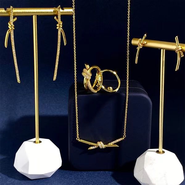 Collier de bijoux de créateur T lettre collier mode fête cadeau de vacances collier en acier inoxydable cadeau exquis