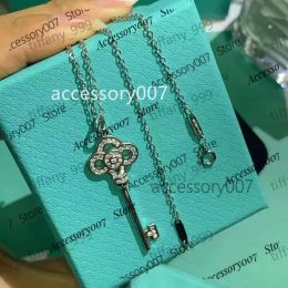 designer sieraden ketting dames- en herenbedelsieraden lichte luxe Klassieke liefde diamanten hanger kettingen eenvoudige sleutelbeenketting