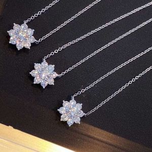 Designer sieraden kettingen hanger volledige diamanten zonnebloem HW ketting dames koper vergulde zilveren lichtontwerper sieraden luxe kleine en eenvoudige nieuwe sieraden