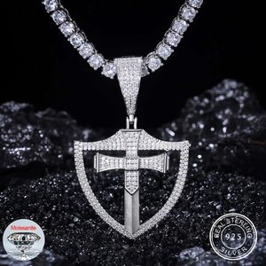 Designer sieraden PAS Diamond Tester Cross Shield Pendant Gold vergulde niet -tarnisch 925 Sterling Silver Moissanite Diamond Iced Out Hip Hop Jewelry
