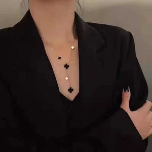 Ontwerper Sieraden Hanger Kettingen voor Vrouwen Elegant 4/Klavertje Vier Medaillon Ketting Choker Ketting 18k Verguld Goud Roestvrij Stalen Sieraden Accessoires