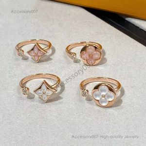 Designer sieraden ringen Dames Designer Ring Modieuze Charme Vierbladige Bloem Trouwring Luxe Kristal 18k Gouden Ring Cadeau