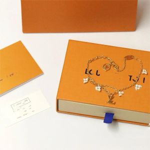 Designer sieraden Sailormoon kettingbrief Letter Bracelet Real Picture Merkstijl Originele verpakkingsdoos Sier Classic voor vrouwen topkwaliteit cadeau