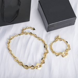 Designer Sieraden Set Hanger Kettingen Luxe Ontwerpers Zilveren Ketting Armband Set Mode Mannen Vrouwen Armbanden Huwelijkscadeau CSD2401267