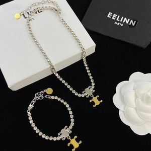 Designer sieradensets voor vrouwen armband ketting vrouwelijke meisjes mode letter ontwerp alfabet met geschenkdoos