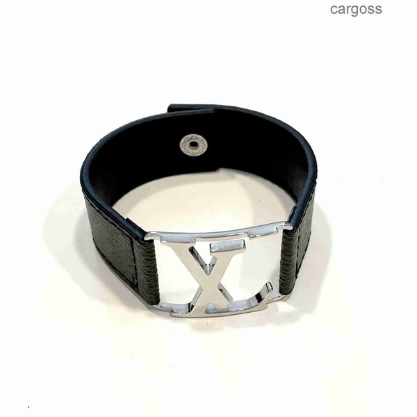 Bijoux de créateur Bracelets en cuir noir argenté Bracelet de charme pour hommes pour femmes à main large brun fleur motif de fleur doré dampon de mode imprimé Zwey 050X