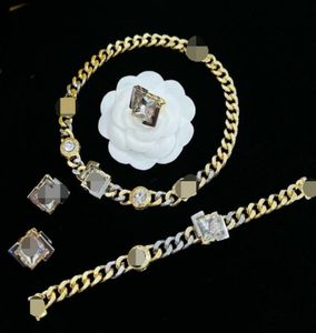 Bijoux de créateurs V Lettre Chaîne épaisse Collier Bracelet Grèce Modèle Pur Cuivre Banshee Tête Portrait Hiphop Punk Anniversaire Fête Cadeaux HMS5 --- 0068128156