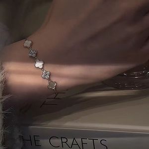Bijoux de créateur femmes Bracelets 4Four Leaf Clover 18K Gold Bangle bracelet pour femmes hommes Colliers Chaîne bijoux élégants Cadeau