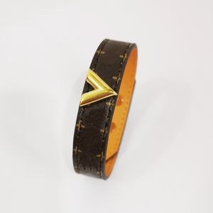 Designer Sieraden Dames Leren Armband met Hartslot Hardware Charm Armbanden Vier Blad Bloempatroon Gouden Tas Hanger Hangend