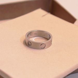 bijoux de créateurs femmes bijoux de luxe bagues en or bague en diamant sertie d'acier au titane cadeau de mariage de roses d'or simples classiques bagues de mariage en argent non fondu