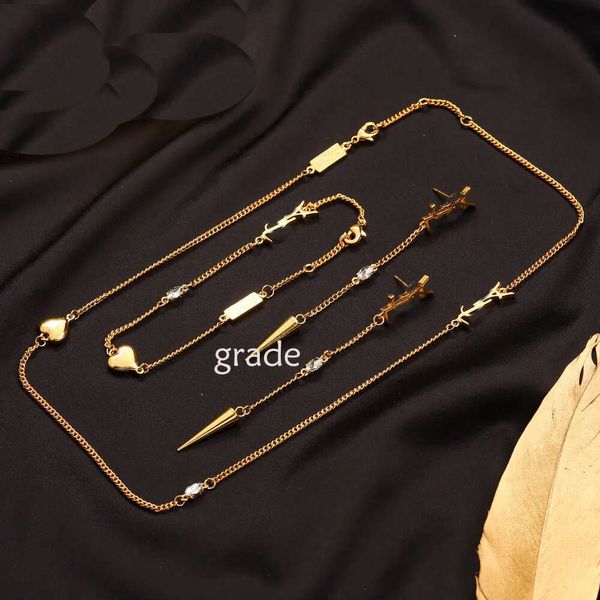 Designer Bijoux YSLSS Ensembles Bracelet Boucles d'oreilles Colliers Pendentifs Marque de luxe Lettre Collier Collier Chaîne Bracelets Coeur Glands Oreille Stud Bijoux Accessoires 881