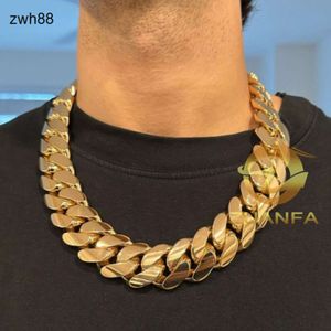 Designer Jewelryzuanfa Bijoux hip hop 18K Gold Grate taille 30 mm Miami Cuban Link Chain Bracelet Cubain Men Collier Chaîne