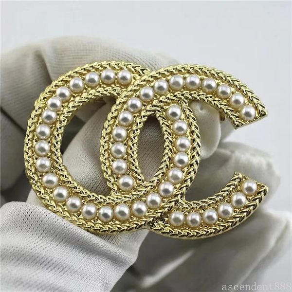 Bijoux de créateur marque lettre diamant broches cristal strass bijoux femme épinglettes broche de luxe cadeau de fête de mariage