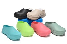 2024 New Adifom Stan Smith Mule Mens Slides Designer Sandales pour femmes Chaussures de chef pantoufles de luxe letterg de haute qualité tout noir / rose / vert
