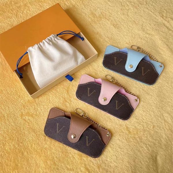 Designer porte-clés lunettes sac pour hommes femmes lunettes de soleil lanière lettre en cuir porte-clés clé boucle avec boîte