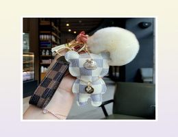 Designer Keychain Bear Leather Fur Ball Charm Clean Chain Car Pendant Metal Fashion Personnalité Créative Creative Couple Varied de 6937219