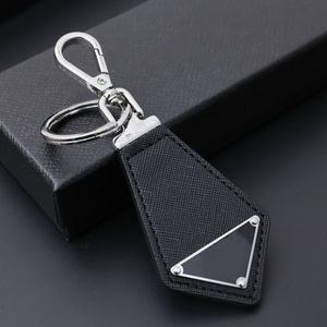 Designer porte-clés mode hommes femmes voiture porte-clés de luxe en cuir lettre triangle logo porte-clés lanière plaqué or avec boîte Top