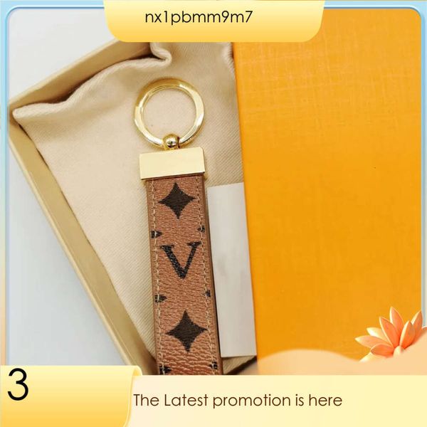 Diseñador Llavero Llaveros Titular del anillo Diseñadores de marca Llaveros para Porte Clef Regalo Hombres Mujeres Bolsa de coche Accesorios colgantes con caja 878