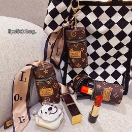 Designer Schlüsselbund Luxus Leder Eimer Lippenstift Tasche Seidenschal Schlüsselbund Exquisite personalisierte Aufbewahrungstasche Anhänger Frauen Accessor2721