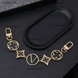 Designer Keorychain Twiggy Chain Gold Letters Fashion Womens Bag Charm Courte