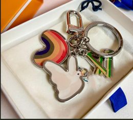 Designer Keychain Women V Letters Designers Keychain portefeuille Top Llavero Car Key Chain Men Backle Bijoux Rainbow Keyring Keychains Lonyards avec boîte