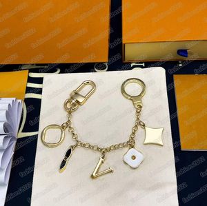 Designer Keychains Fashion Bags Car Key Chain Flowers Design Accessories Men Women Decoration 5 Styles