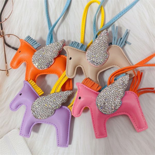 Porte-clés de créateurs pour femmes mode cheval animal porte-clés en cuir PU dessin animé sac à main décoratif porte-clés mignon voiture porte-clés accessoires en gros