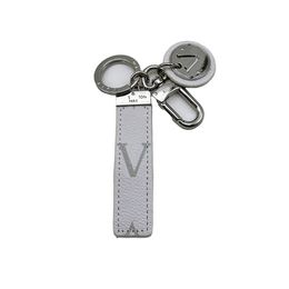 Designer-Schlüsselanhänger, luxuriöse Schlüsselbänder mit geprägtem Stempel, Schlüsselbänder für Damentaschen, Charm-Schlüsselanhänger aus Edelstahl und Kunstleder