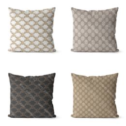 Ontwerper Khaki Brown Pillow Classic Logo naadloos printen Fashionable Minimalistisch Home Decoratie vierkante kussensloop Woonkamer Wit Sofa Pillow Cushion Cover