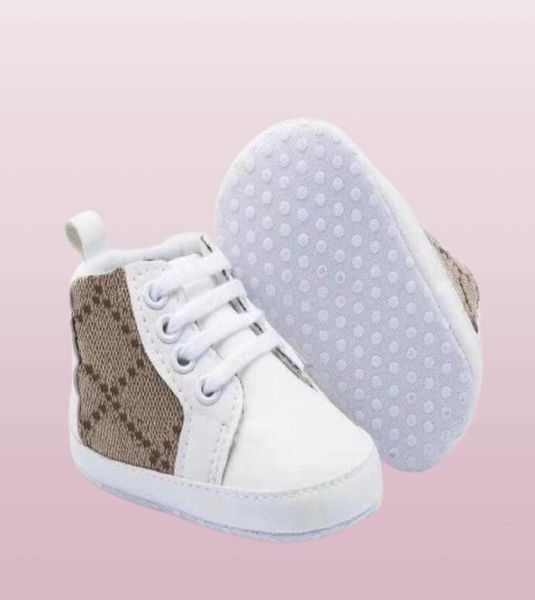 Designer Kids Baby Boy Girl Chaussures Nouveau-né première baskets Sneakers solides unisexes berceau des tout-petits chaussures pour bébé