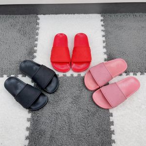 Diseñador para niños Sandalias de marca para niñas Niñas de goma de goma salada Sandalia de sándalo de verano Tobas de piscina plana