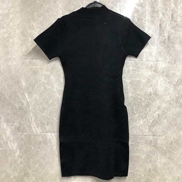 Designer Knit Brand Womens T-shirt Singlet Black Hip Cover Robe à manches courtes à manches à col roulé à col roulé à col roul