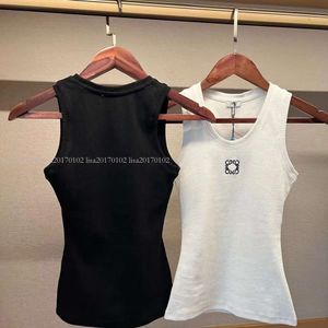 Designer Knits Tops Crop Top Vêtements Broiderie Viete sans manches Soufflement tricot en tricot Souet des vêtements d'été Femmes