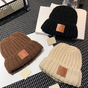 Designer tricoté chapeau de laine hommes femmes bonnets de luxe Lo Beanie mode crâne casquettes marque chapeau en cachemire 3 couleurs laine chaude Bonnet doux