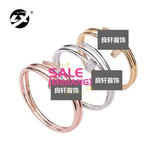 Designer Version coréenne Bracelet de corps nu minimaliste Bracelet pour femmes Flue à trois cercles en forme de cercle Flut AODJ en forme d'or en forme d'or