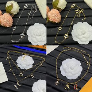Designer L-Series Pendentif Colliers pour femmes Blanc Fritillaria 18K Or Rose Argent Classique Presbytie Diamant Collier Populaire Bijoux De Luxe Cadeau