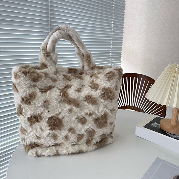 Bolso de hombro grande para mujer de diseñador 30 cm Lana de cordero Bordado clásico Asa superior suave Bolso para las axilas Confort suave Bolso de lujo Bolso de viaje Bolso de compras Bolsos casuales dulces