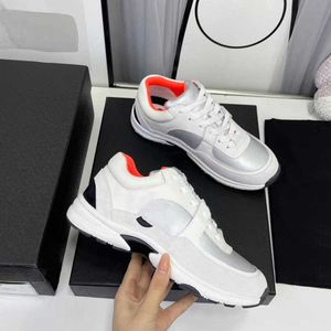 Chaussures de course de créateurs de luxe Baskets de canal Femmes Lace-Up Chaîne de sport Chaussure Entraîneurs occasionnels Classique Chanels Sneaker Femme Ccity asdf