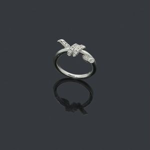 Designer dames touw knoop ring luxe ring met diamanten mode ring klassieke sieraden 18K vergulde roos bruiloft geheel adjus1684