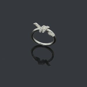 Designer dames touw knoopringring luxe ring met diamanten mode ring klassieke sieraden 18K vergulde rozen bruiloft groothandel verstelbaar