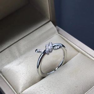 Designer dames corde nœud avec diamants anneaux de mode pour les femmes