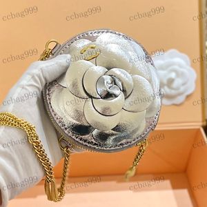 Sac de maquillage de gâteau rond pour dames de concepteur matériel de camélia en trois dimensions en métal bouton C petit pendentif chaîne en or sac à bandoulière sac à main sacs à clés porte-monnaie 13 cm