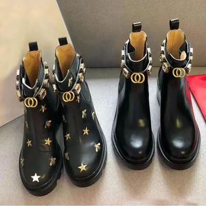 Boots courtes chaussures de créateurs de femmes 100% Cowde Courteille boucle métalle talons épais chaussures en cuir Haule à talons diamant dame Boot grande taille 35-41-42 US5-US11 avec boîte