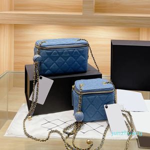 Diseñador -Lady Bolsos de diseñador de mezclilla para mujer Bola azul Correa para el hombro ajustable Titular de la tarjeta Mini / Pequeño Cosmético Hardware dorado Bolsos cruzados